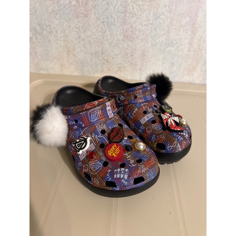 Crocs Classic Platform Clog Punk Plaid Stay Weird Charms Pom Pom Womens 6